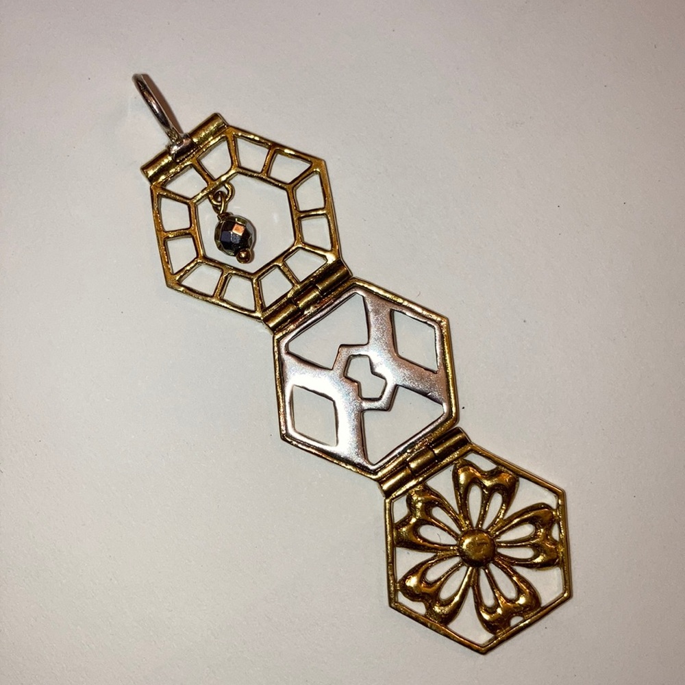 NWT Sara Blaine #11070 Honeycomb Pendant